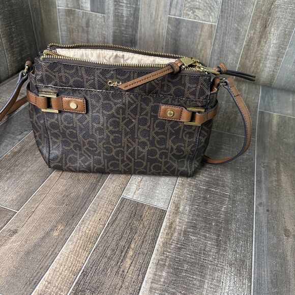 Calvin Klein Signature‎ PVC Small Shoulder Crossbody Bag - Picture 1 of 16